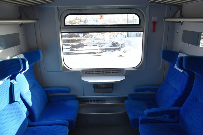 Wagon z przedziałami 1 klasy w pociągu InterCity 'Hańcza'
