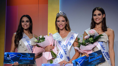 Valóra vált az álma: 19 éves szépség nyerte idén a Miss Balaton címet – Csodás képek a szépségversenyről