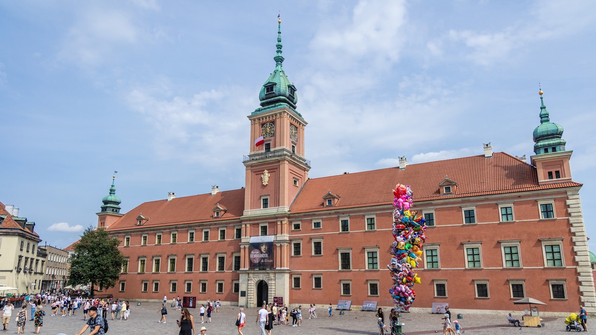 Darmowe zwiedzanie królewskich rezydencji w listopadzie 2024. Gdzie będzie można wybrać się na warsztaty i wystawy?