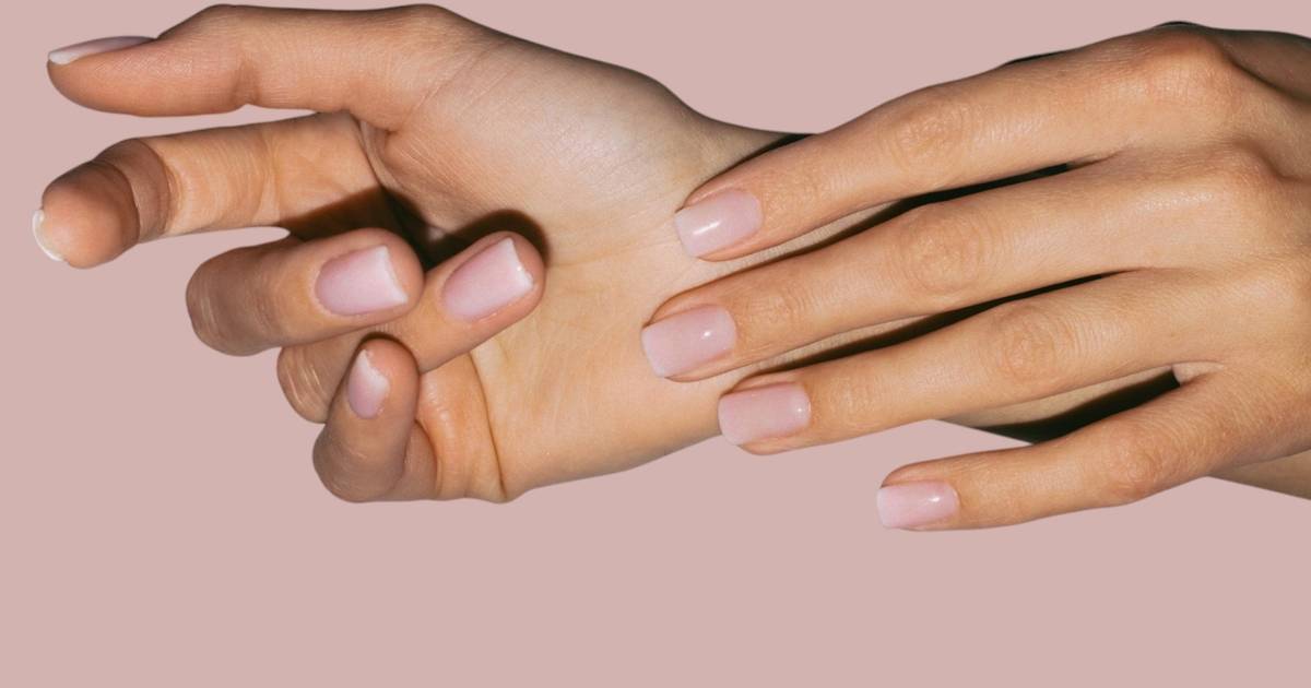 Ten tani hit z drobinkami działa jak upiększający dłonie krem BB. "Dwa razy sprawdzałam cenę"