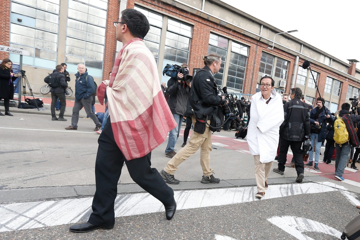 Ludzie ewakuowani z lotniska