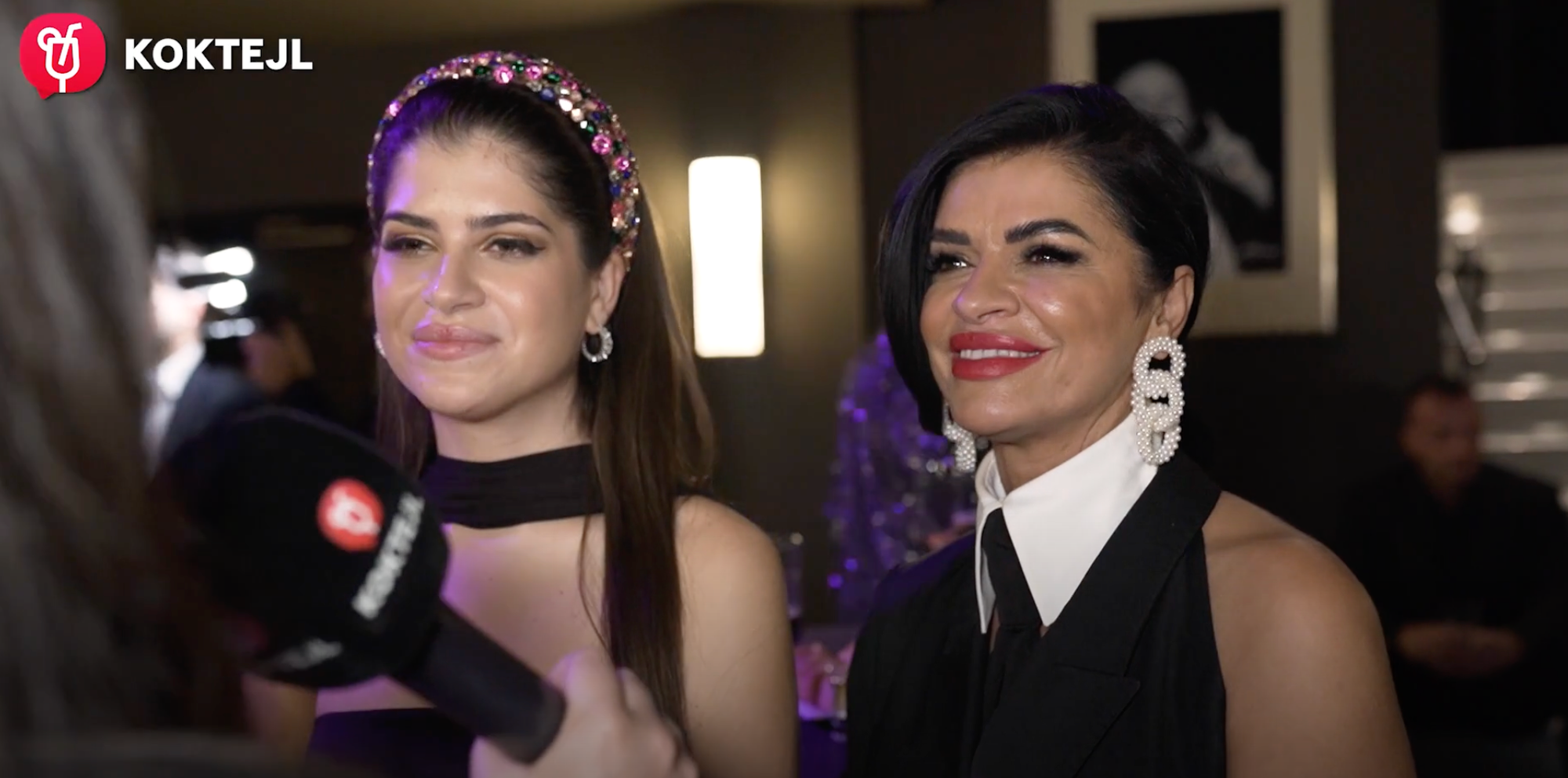 Speváčky Vanessa a Silvia Šarközi.