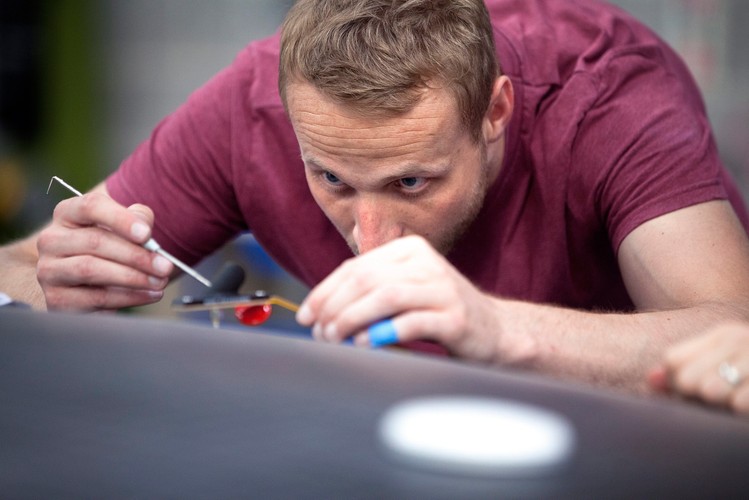 Dron o rozpiętości skrzydeł przekraczającej 40 metrów waży zaledwie 400 kg.