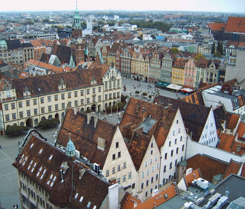 Wrocław - obok wspólnej kandydatury Austrii i Słowacji (Wiedeń/Bratysława) oraz Budapesztu - jest wymieniany jako główny kandydat na lokalizację Rady EIT.