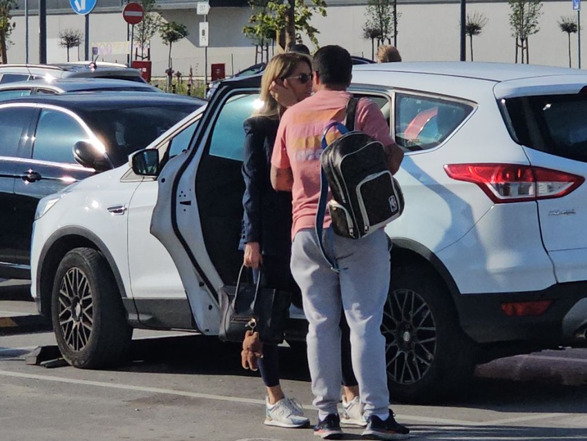 Janko i Biljana na aerodoromu