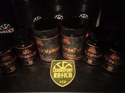 Suplementy na siłownię od neonazistów. "Fajniej niż w Buczy"