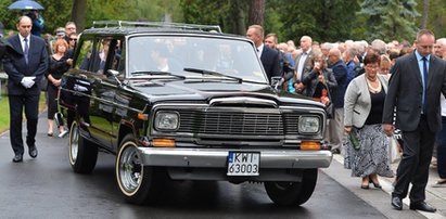 Niezwykłe auto na pogrzebie Miecugowa. Skąd ten pomysł?