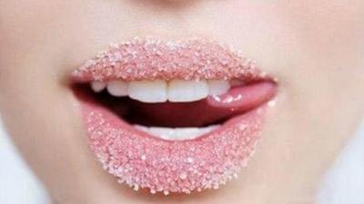 A mix of sugar and olive oil work perfectly to exfoliate the lips