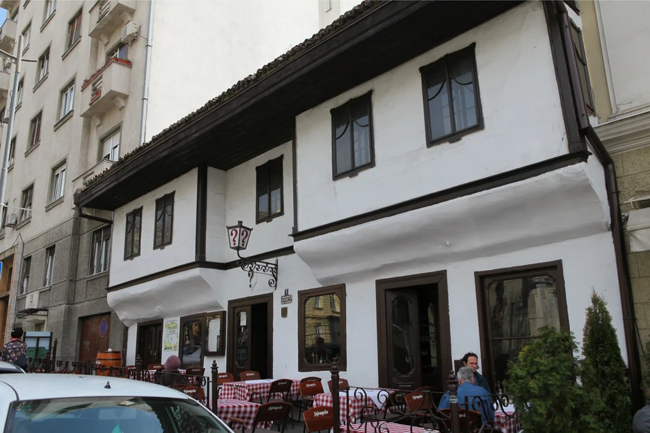 Ovako kafana izgleda danas