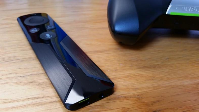 Nvidia Shield TV - pilot niestety nie znajduje się w edycji podstawowej i wymaga dopłaty (240 zł)