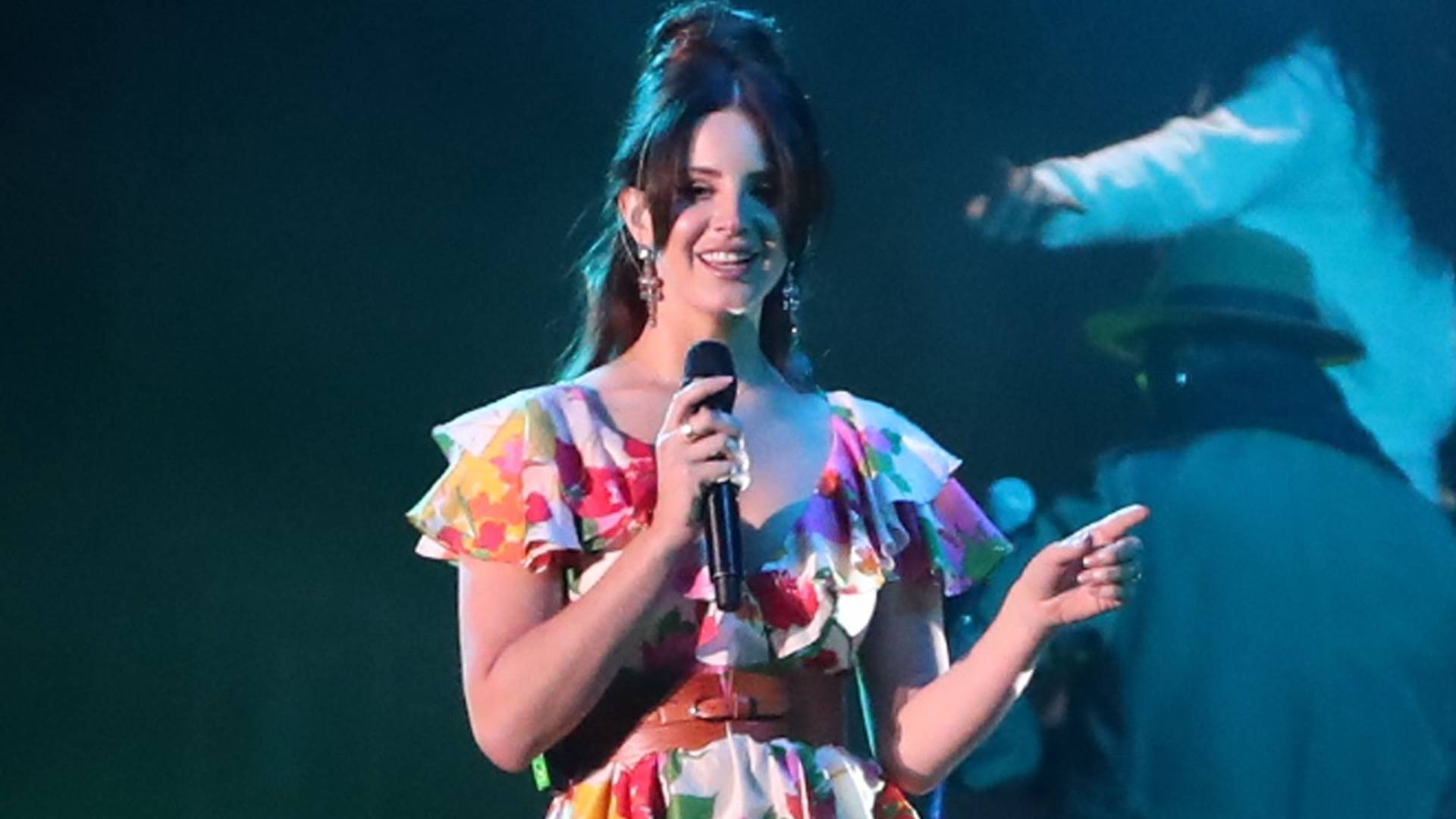 Lana del Rej održala tajni nastup za fanove, ali pevanje opet nije bilo sjajno