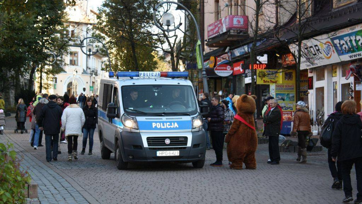 Podtatrzańscy policjanci musieli interweniować w centrum Zakopanego. Turyści skarżyli się na agresywnego, zakłócającego porządek, diabła. Osobnik z piekła rodem został ukarany mandatem.