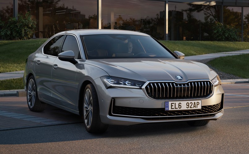 Nowa Skoda Superb liftback z napędem hybrydowym plug-in