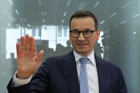 Morawiecki próbuje kusić ludowców. Oni za plecami mówią o nim "cukiernik"