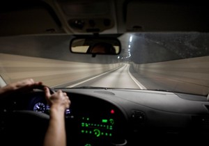 Čovek u kolima - ilustracija