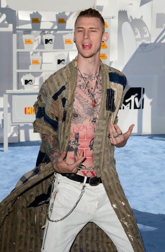 Gwiazdy na gali MTV Movie Awards 2015: Machine Gun Kelly
