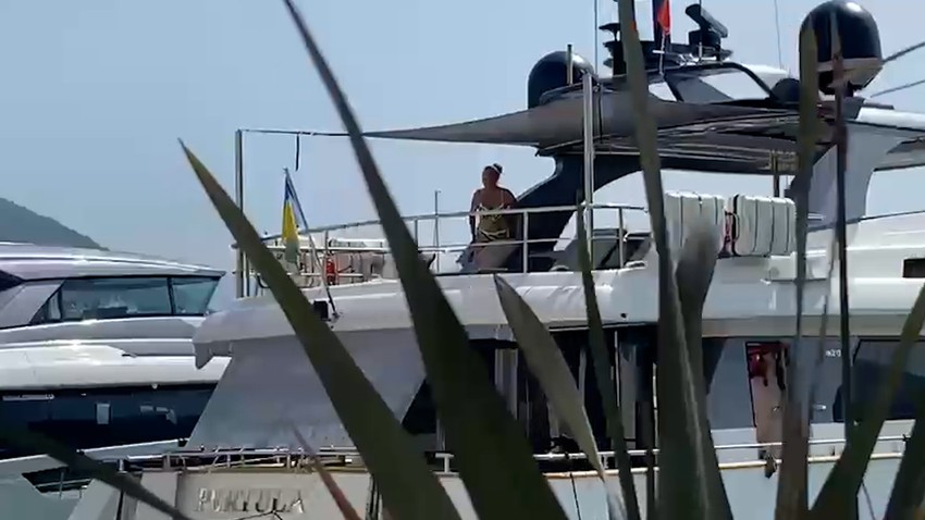 POK_Lepa_Brena_jahta_zabava_blic_safe_TDJ.jpg