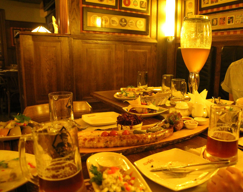 Lwów, restauracja Kumpel - piwo i kiełbasa