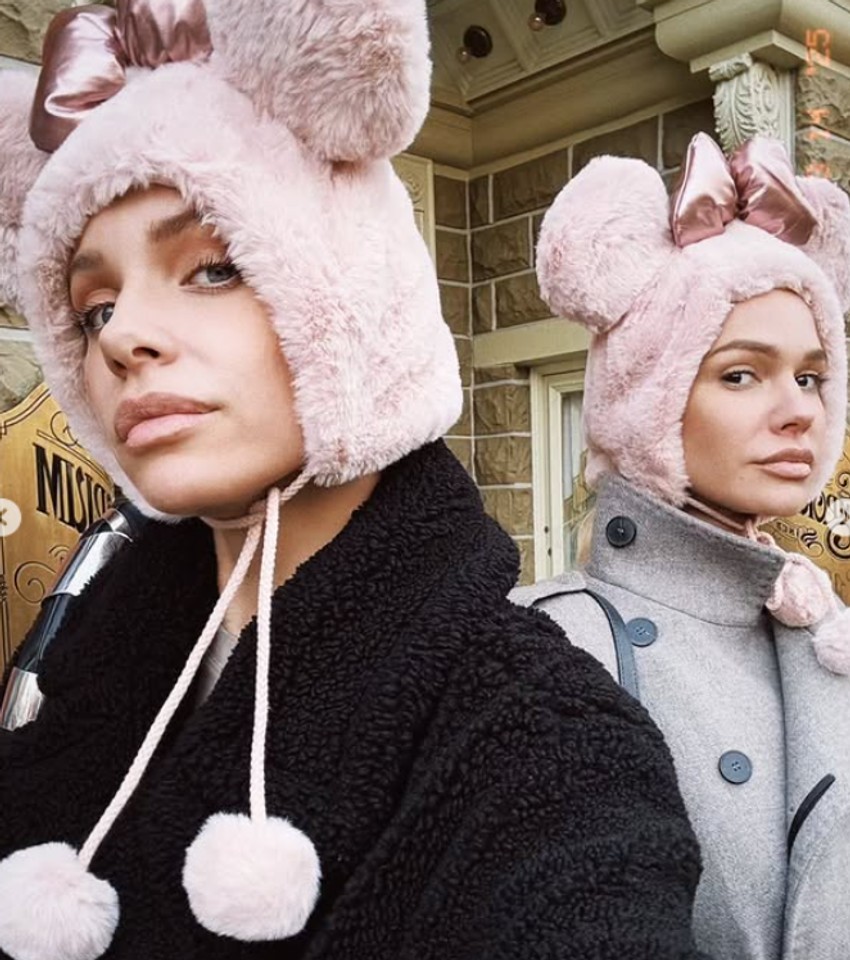 Nataša Bekvalac sa porodicom u Diznilendu