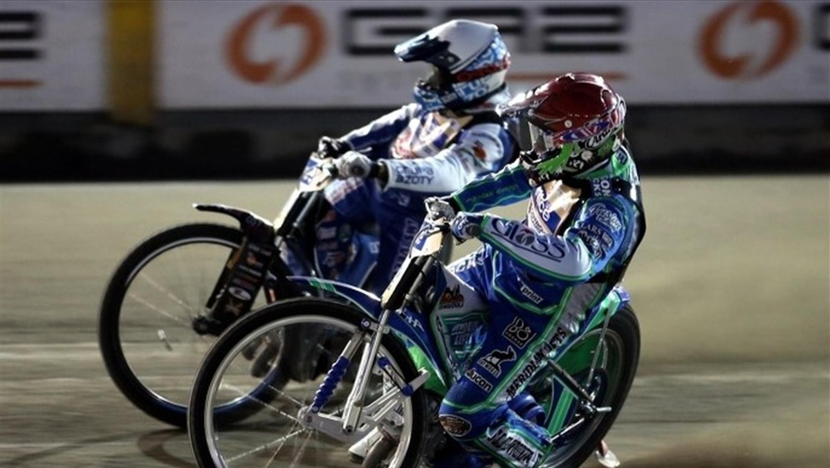 Wielonarodowościowy skład zbudował na tegoroczny cykl Speedway Best Pairs, Team Boll Racing. Polak, Słowak i Duńczyk. Takie specyficzne trio ma zapewnić walkę o puchar najlepszej żużlowej pary. Pierwsza próba już 2 kwietnia w Toruniu. Transmisja w Eurosporcie 1.