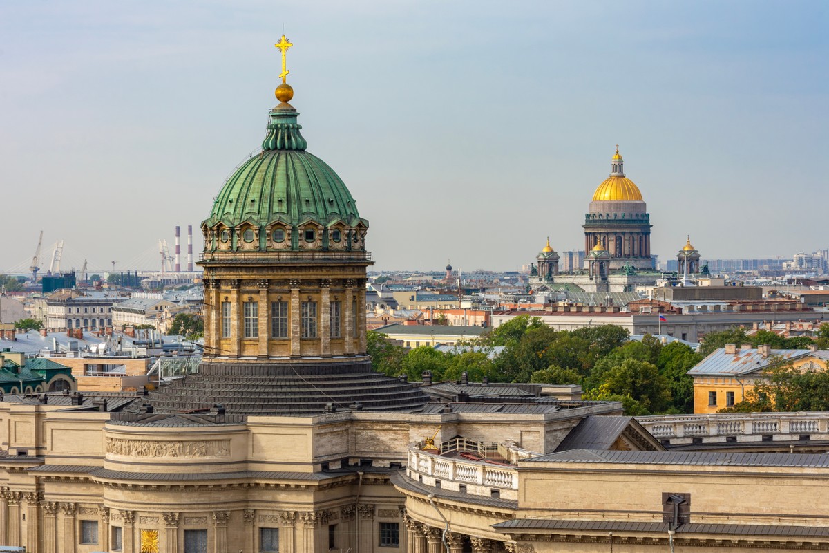 Saint,Petersburg,Cityscape,With,Domes,Of,Kazan,(kazansky),Cathedral,And