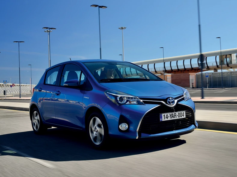 Toyota Yaris Hybrid 2014