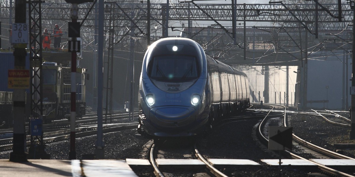 Tragiczny wypadek w Gdyni. Dwie osoby wpadły pod Pendolino