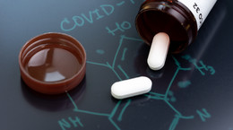 Pierwsza doustna tabletka na COVID-19 zatwierdzona