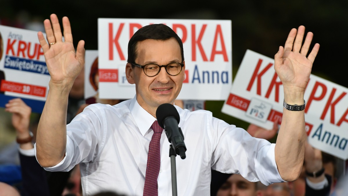 <strong>Jak poinformowało Centrum Informacyjne Rządu, premier Mateusz Morawiecki zamierza pozwać "Gazetę Wyborczą" po tekście dziennika na temat zakupów nieruchomości przez szefa rządu. Tekst "Gazety Wyborczej" narusza dobra osobiste premiera Mateusza Morawieckiego i jego żony - pisze CIR. Dziennik odpiera zarzuty i deklaruje, że wszystkie informacje oparte są na rzetelnych źródłach. </strong>