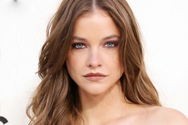 NAJLEPŠA MAĐARICA KOJA HODA ZEMLJOM jednostavnom haljinom bacila holivudske zvezde u drugi plan: "I kad bi stavila na sebe DŽAK ZA KROMPIR, izgledala bi fantastično!"