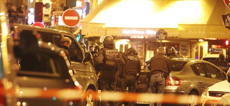 Przeżyła tylko dlatego, że terroryście zaciął się AK-47. Dramatyczne WIDEO z paryskiej restauracji