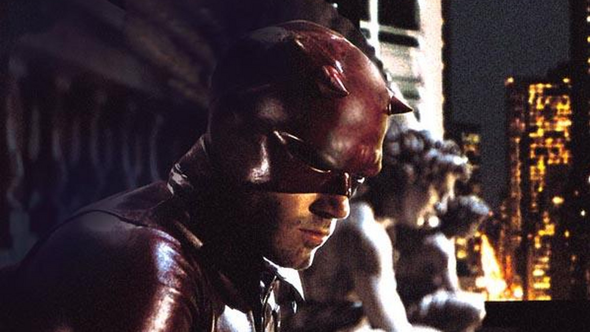Wytwórnia 20th Century Fox zdecydowała się jeszcze raz zaryzykować ekranizację komiksu "Daredevil". Za kamerą filmu stanie najprawdopodobniej David Slade. Reżyser "Pułapki", "30 dni mroku" i "Zaćmienia" negocjuje właśnie warunki kontraktu.