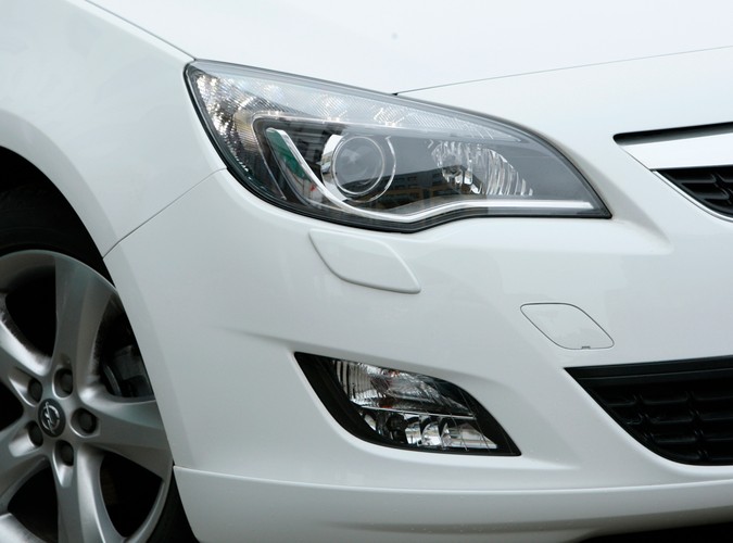 Do redakcji trafiła biała rakieta Opla z turbodoładowanym benzynowym silnikiem 1.4. Oto jak wygląda 140 KM z Gliwic w akcji...