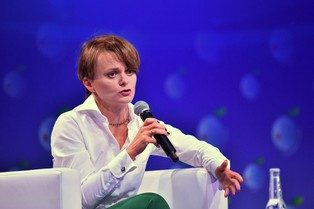 Emilewicz: Koniec z fetyszyzacją długu publicznego. Ten rok to nie jest czas na oszczędzanie