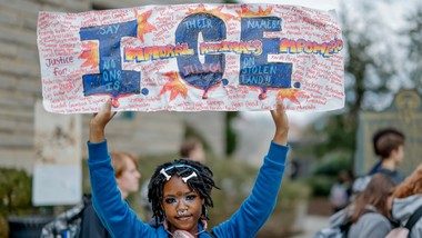 nowe ośrodki detencyjne ice: rząd usa kupuje magazyny w maryland i ari