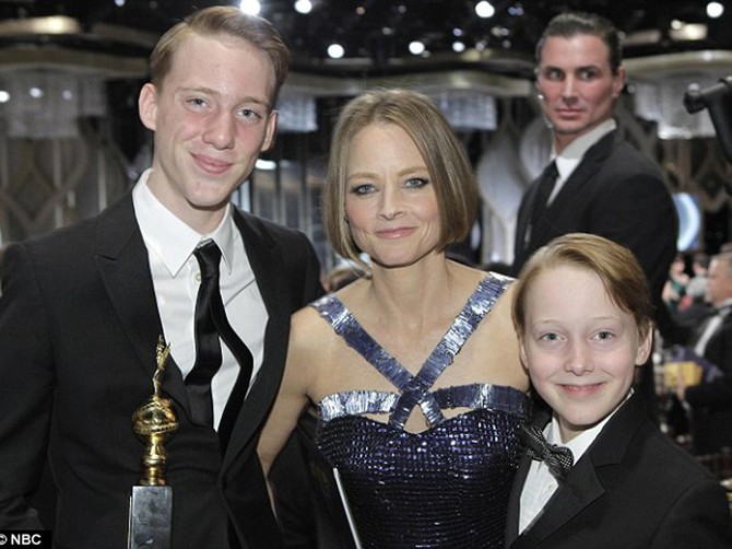 33451_article-2262494-16F046C1000005DC-126_634x463