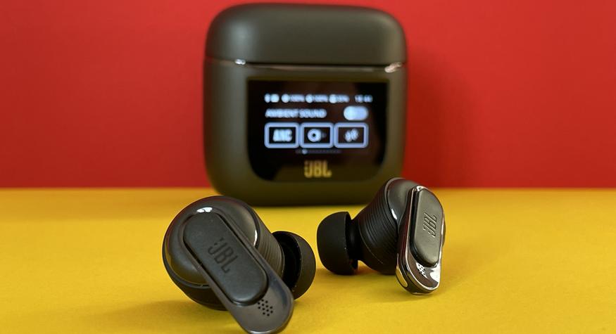 mit Hightech-Earbuds TechStage Tour Test: JBL im Touch-Display Pro | 2
