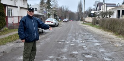 Czterdzieści lat walczą o drogi na łódzkich Rogach