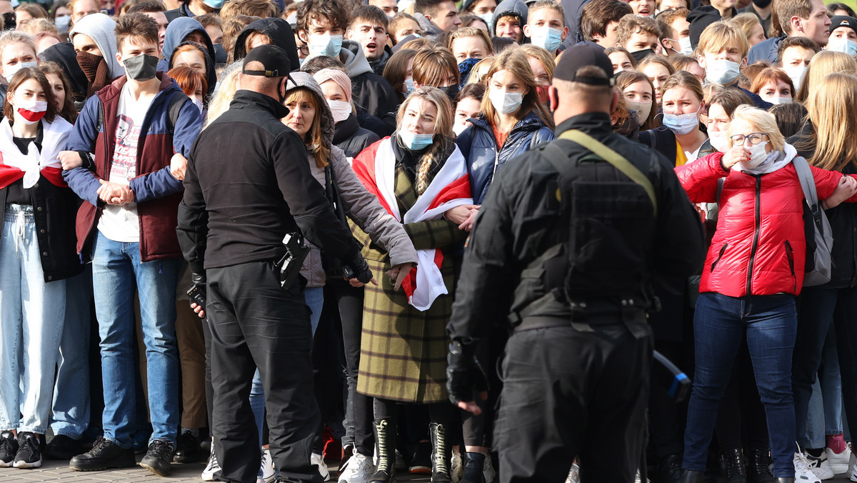 Emeryci, jak co poniedziałek, wyszli na ulice Mińska. Dołączyli do nich studenci