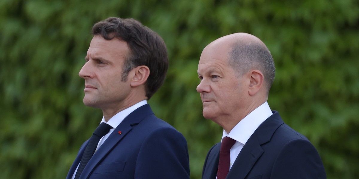 Emmanuel Macron i Olaf Scholz