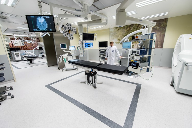 NOWY BLOK OPERACYJNY W WOJSKOWYM SZPITALU