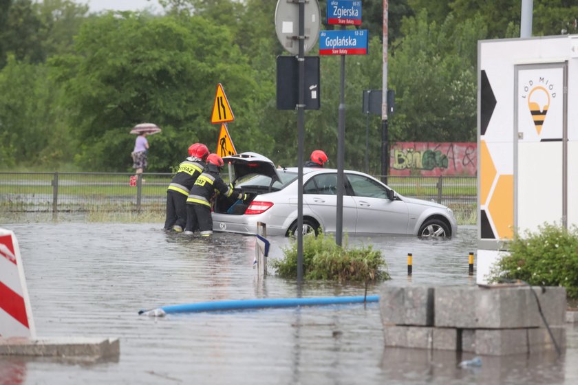 Burza, huragan, grad. Jest ostrzeżenie dla Łodzi