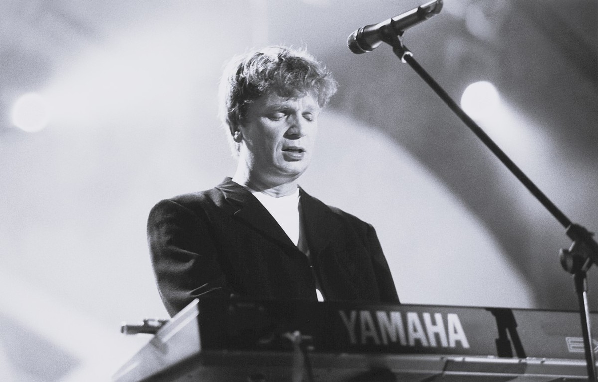 Grzegorz Ciechowski zmarł 22 grudnia 2001 r.