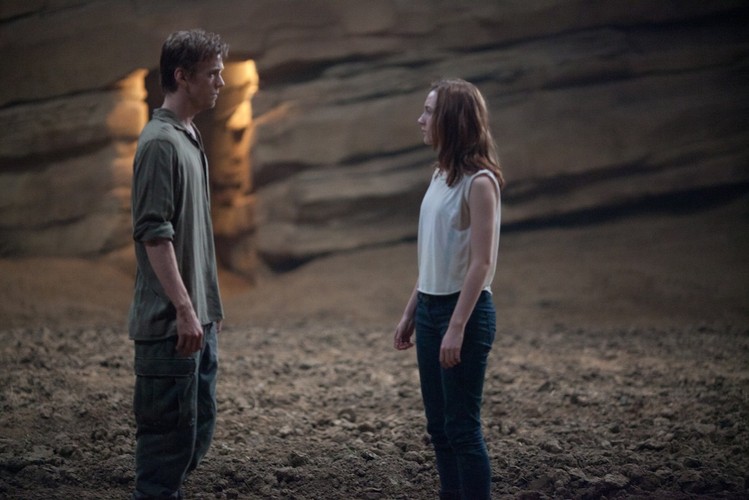 Saoirse Ronan w filmie 'Intruz'