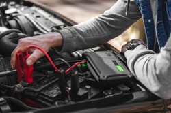 Jump starter zamiast odpalania kablami. GC PowerBoost obudzi martwy akumulator