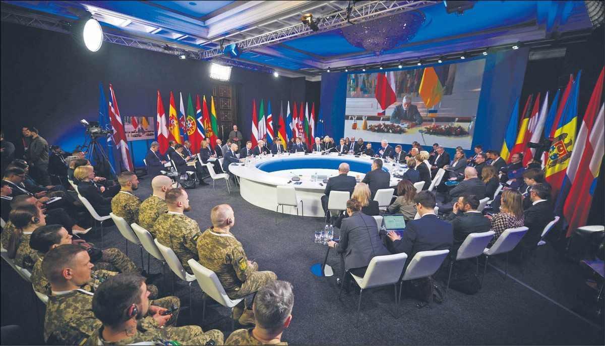 Europejscy przywódcy w Kijowie podczas obchodów trzeciej rocznicy rozpoczęcia rosyjskiej inwazji na Ukrainę