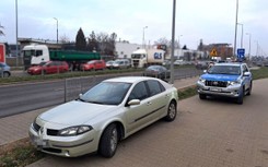 Wydmuchał niemal trzy promile, więc myślał, że pięć 'stówek' załatwi sprawę