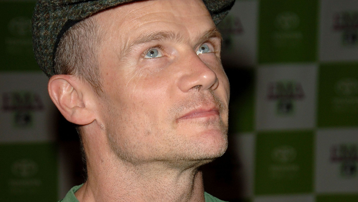Flea wyjawił, że po odejściu Johna Frusciante również rozważał opuszczenie grupy Red Hot Chili Peppers.