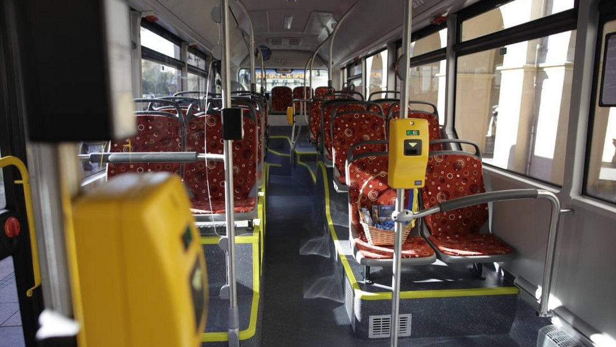 Zasłużeni Honorowi Dawcy Krwi będą mogli jeździć bezpłatnie autobusami komunikacji miejskiej w Opolu, o ile na takie rozwiązanie zgodzą się radni.