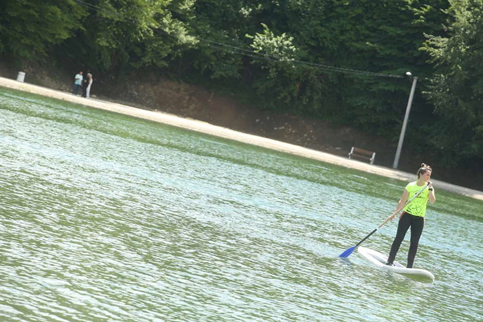 Brojni sadržaji na jezeru.